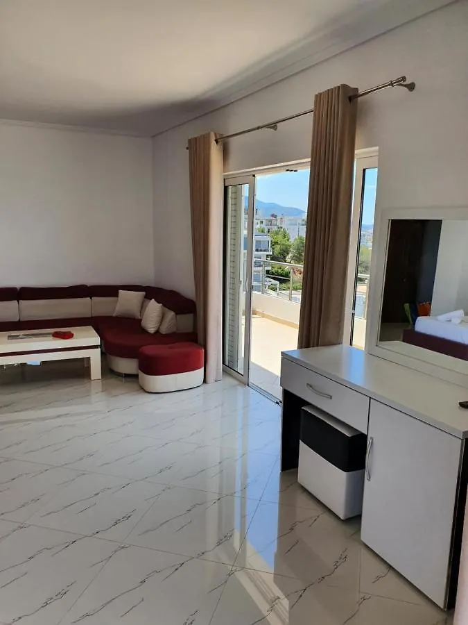 Deluxe Wooden Villa Sarande 0*,