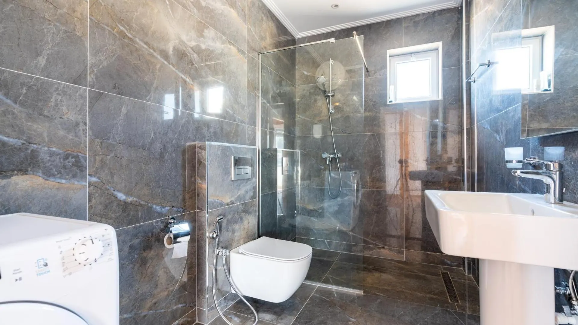 Deluxe Wooden Villa Sarande 0*,  Albania
