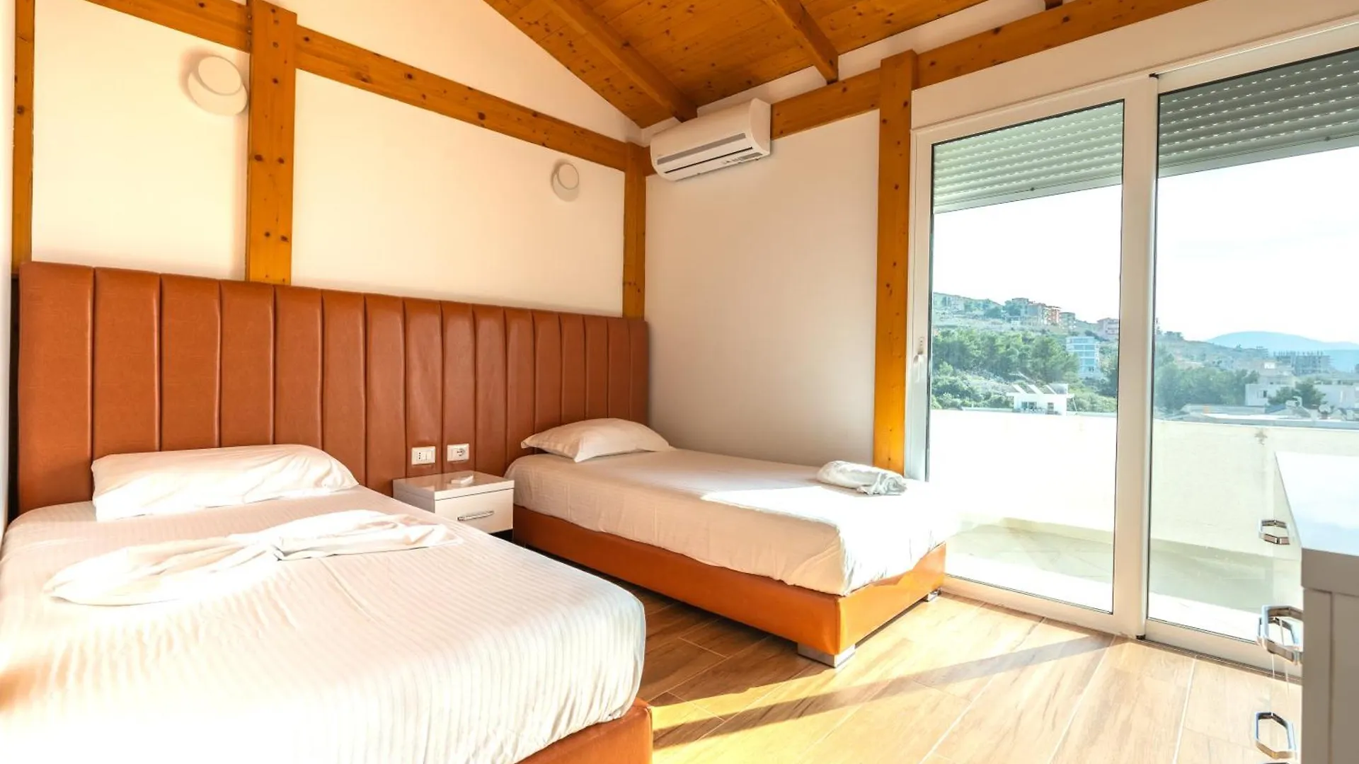Deluxe Wooden Villa Sarande Apartment